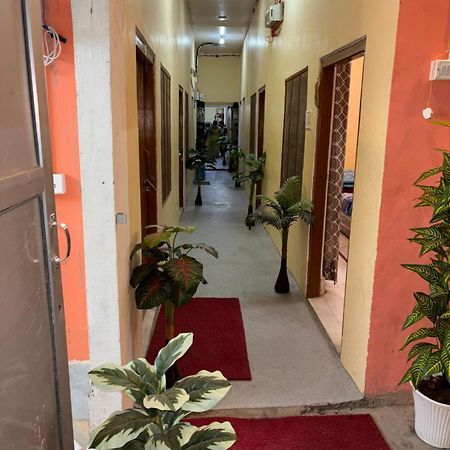 Shakuntala Guest House Ayodhya المظهر الخارجي الصورة
